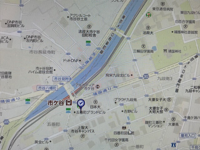 今夜　夜行バスで東京に向かいます。