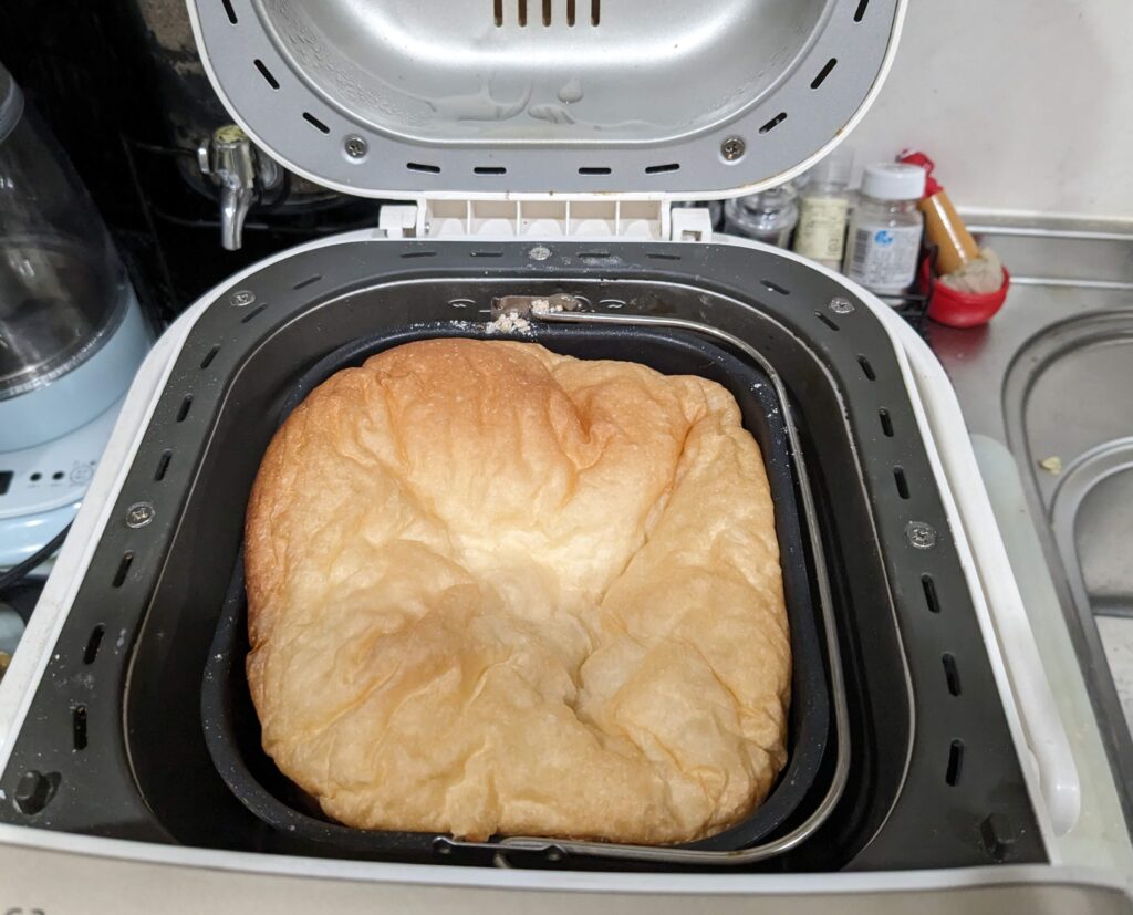 ホームベーカリーで食パン焼きました🍞