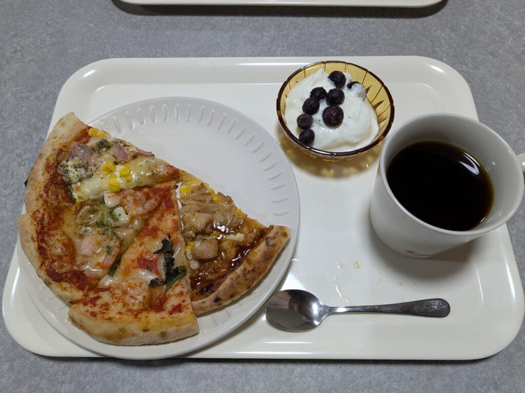 朝食はピザ✨