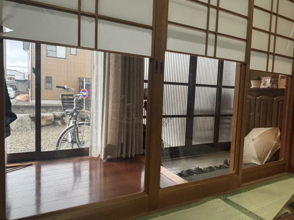 雪は降って無いけど、雪見障子