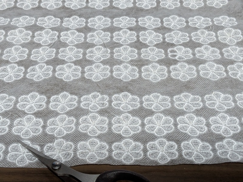 コツコツ・ケミカルレース地味作業♪　明日の夜・ラブキモノ刺繍さんのインスタライブ✨