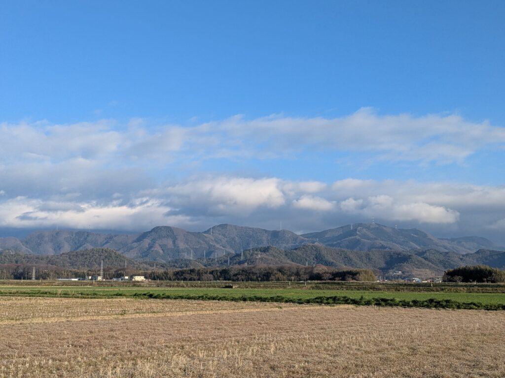 滋賀県の山の風景