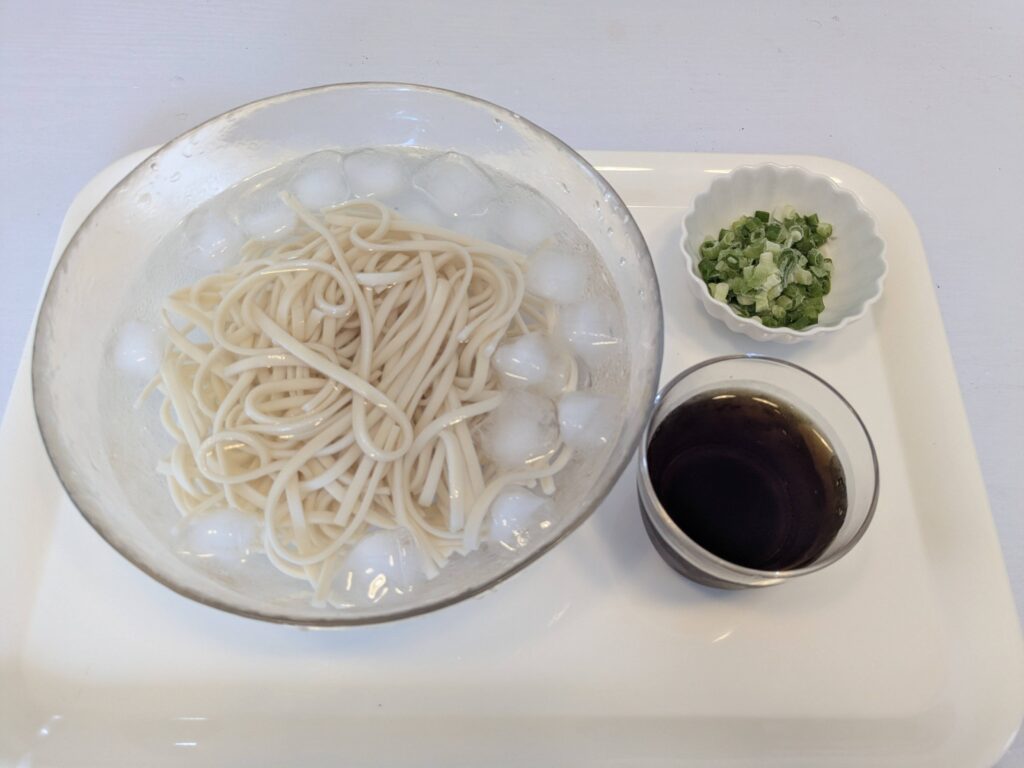 暑い日は、冷やしうどん♪