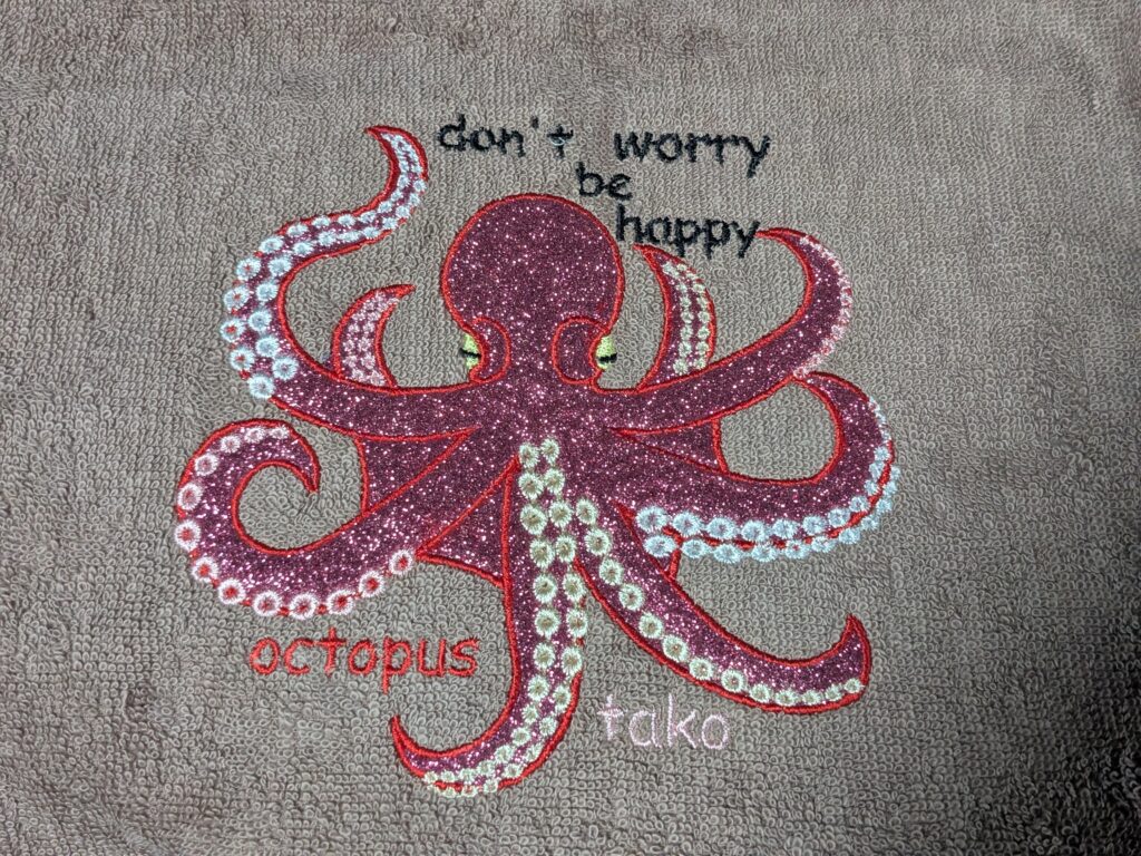 ミシン刺繍合宿♪　Hatch Embroidery レッスン✨タコとイカの刺繡🐙🦑　グリッターシート✨